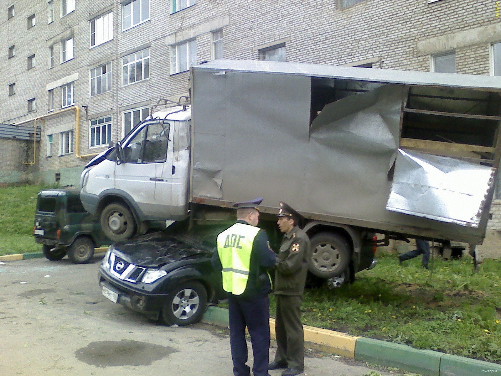 Прогноз погоды краснозаводск. Торнадо в Краснозаводске 2009 году. Смерч в Краснозаводске 2009. Смерч в Краснозаводске. Торнадо в Краснозаводске.