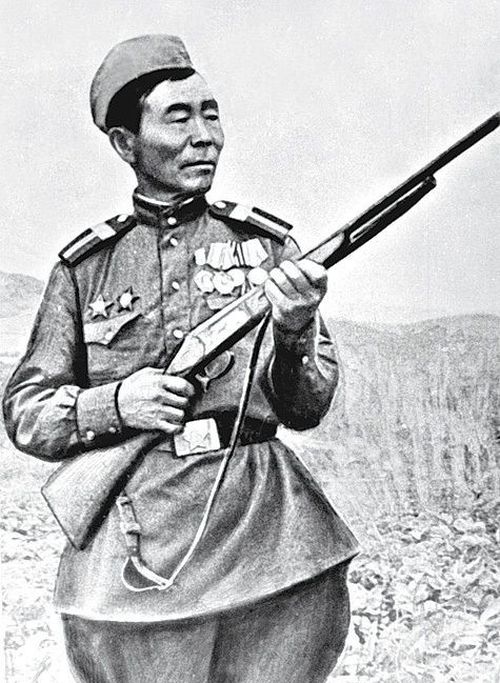 Сибирский снайпер Семен Номоконов, который уничтожил 360 фашистов за годы войны (4 фото)