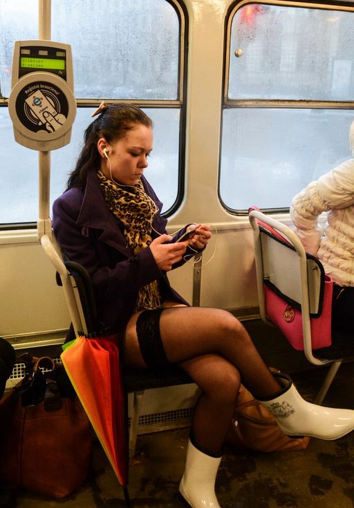 Бесстыжие пассажиры или как проходит акция The No Pants Subway Ride (40 фото)