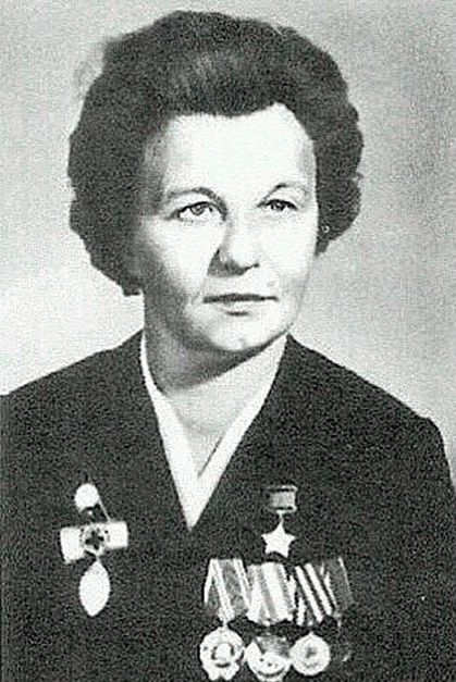 Герой Советского Союза Зинаида Туснолобова-Марченко (4 фото)